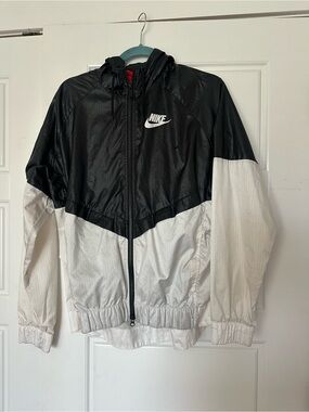 Nike Black and White Windbreaker Jacket zip up